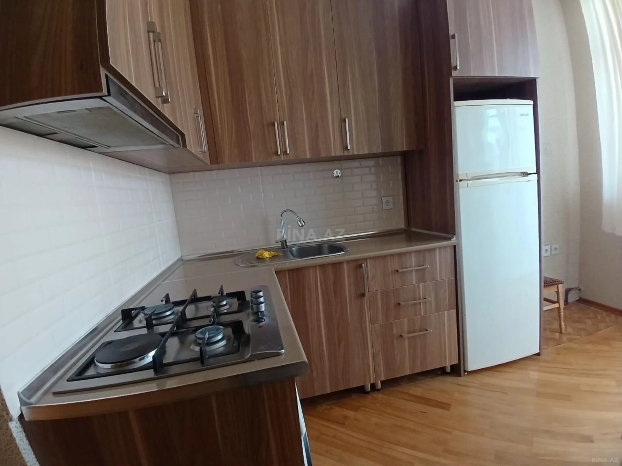 Kirayə verilir 2 otaqlı mənzil 75 m²
