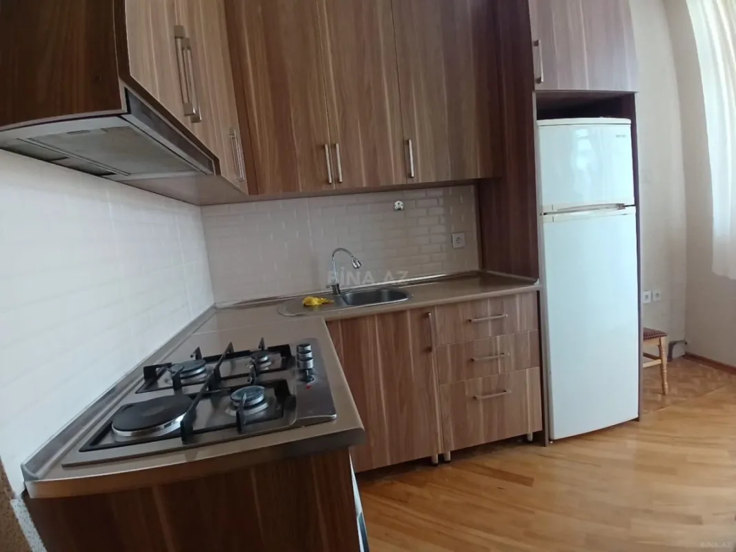 Kirayə verilir 2 otaqlı mənzil 75 m²