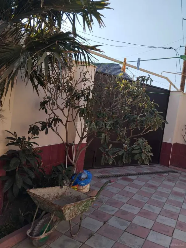 Satılır 4 otaqlı həyət evi 130 m²