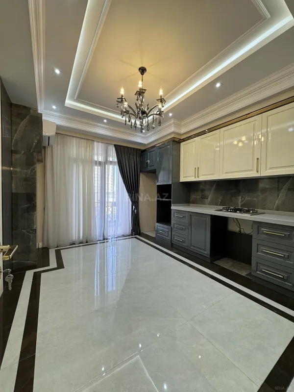 Satılır 4 otaqlı mənzil 164 m²