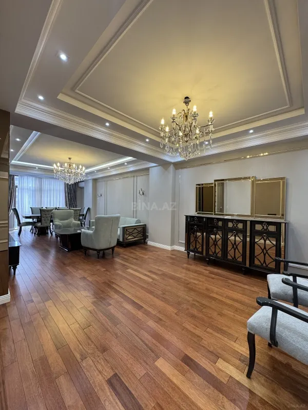 Satılır 4 otaqlı mənzil 164 m²