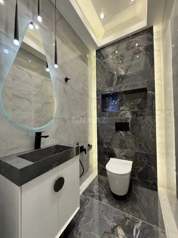 Satılır 4 otaqlı mənzil 195 m²