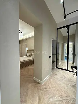 Satılır 4 otaqlı mənzil 195 m²