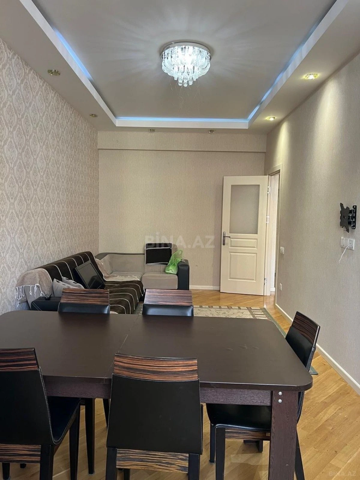 Kirayə verilir 2 otaqlı mənzil 65 m²
