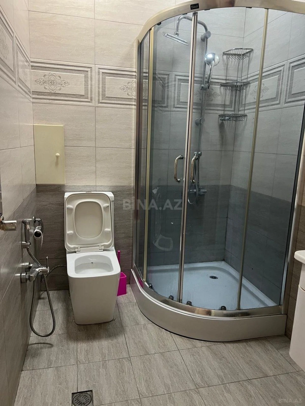 Kirayə verilir 2 otaqlı mənzil 65 m²