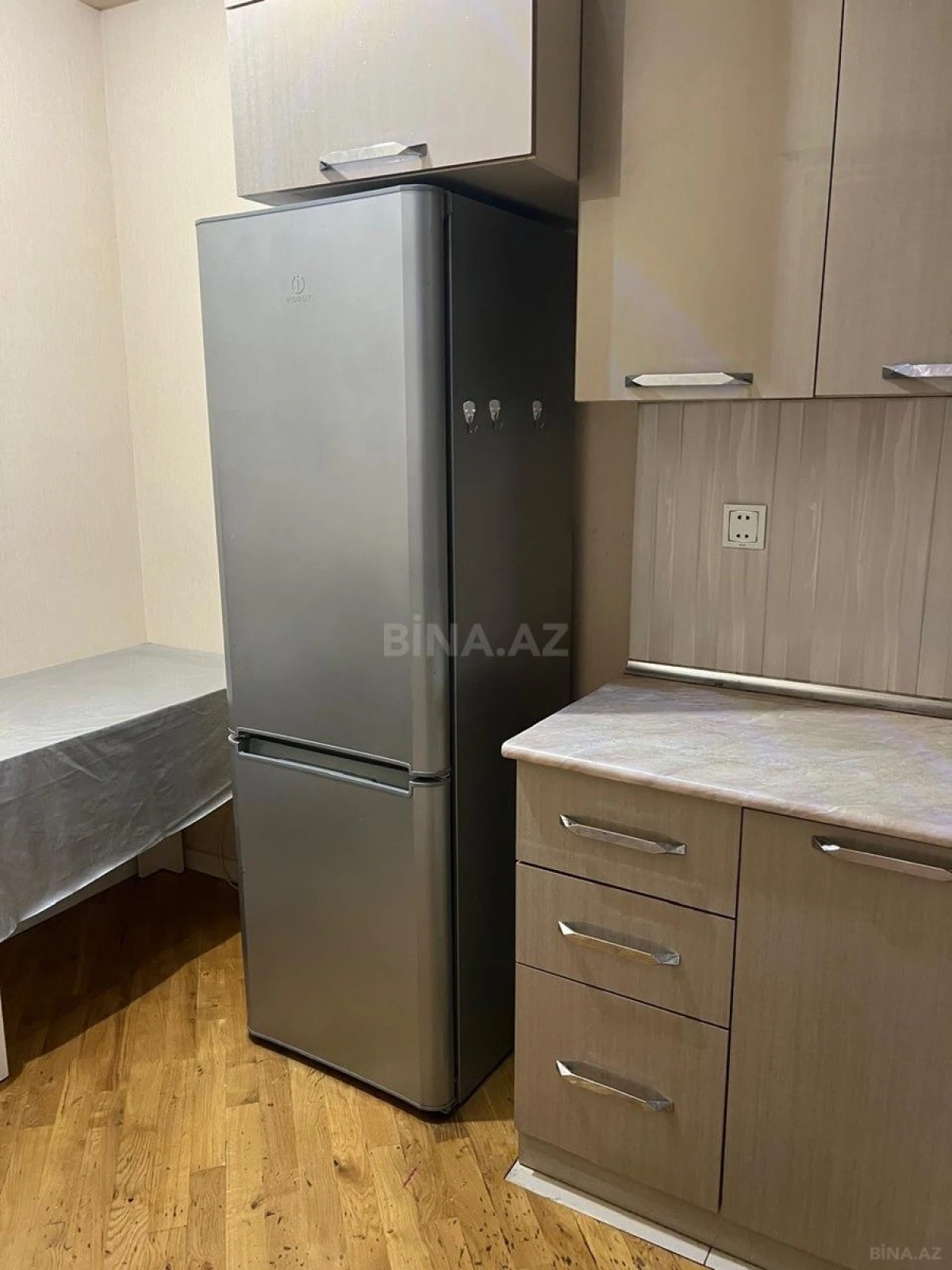 Kirayə verilir 2 otaqlı mənzil 65 m²