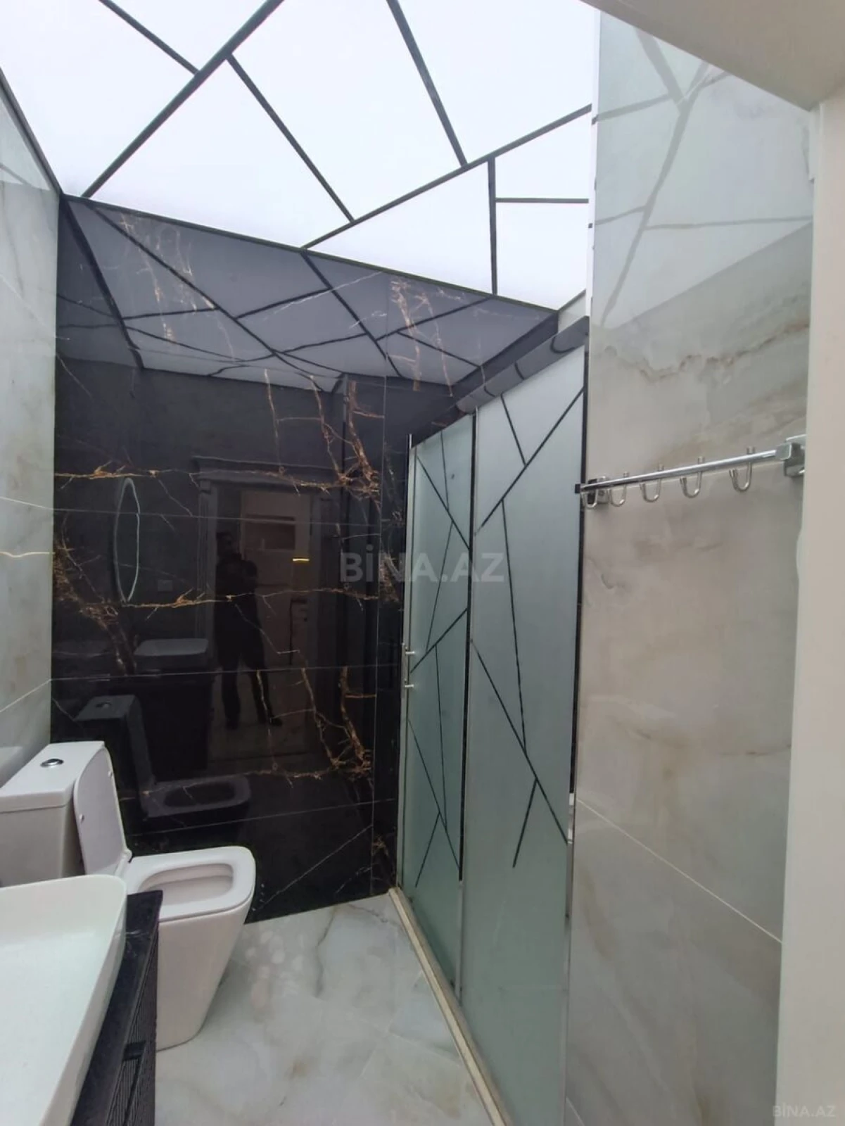 Kirayə verilir 2 otaqlı mənzil 65 m²