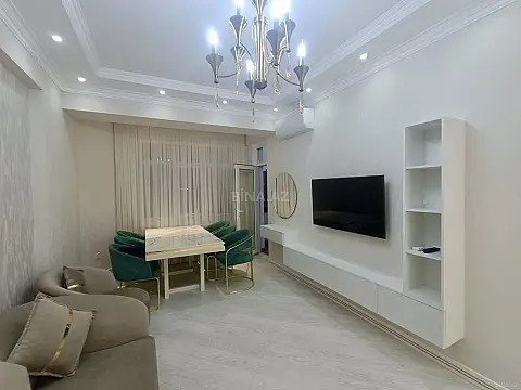 Kirayə verilir 2 otaqlı mənzil 65 m²