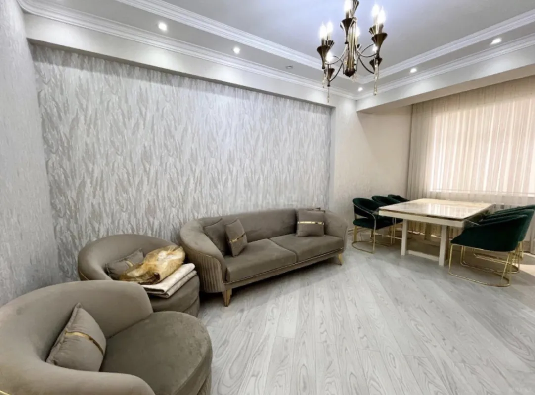 Kirayə verilir 2 otaqlı mənzil 65 m²