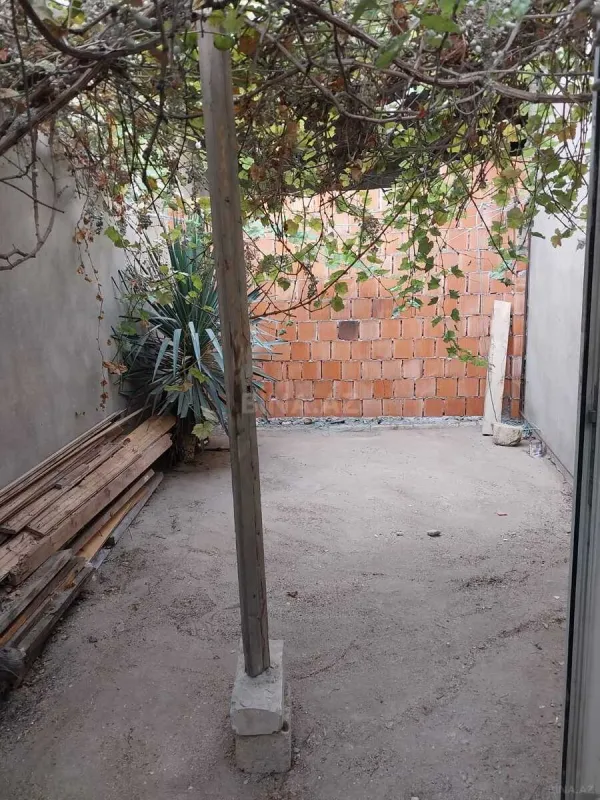Kirayə verilir 2 otaqlı həyət evi 45 m²