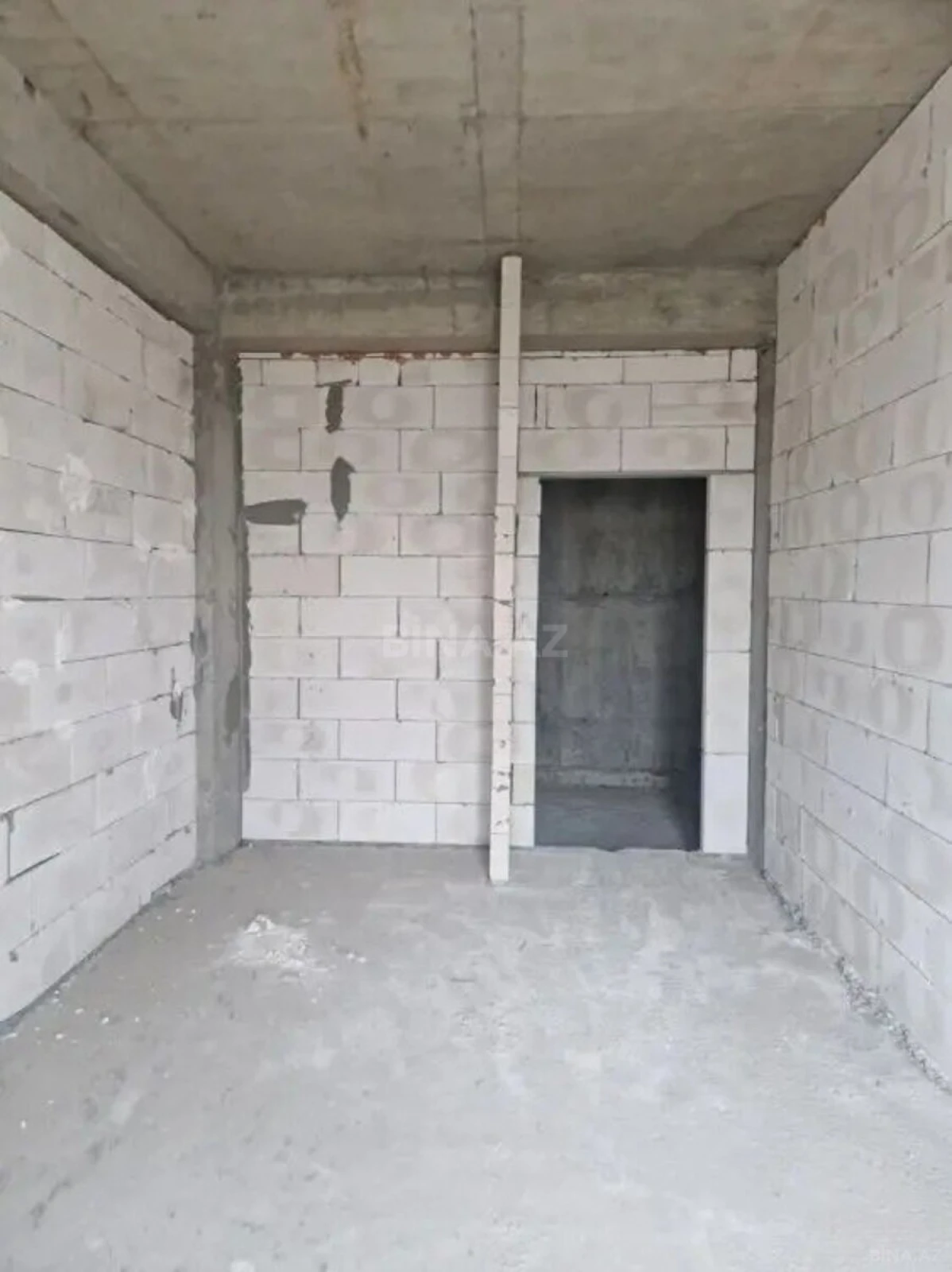 Satılır 3 otaqlı mənzil 130 m²