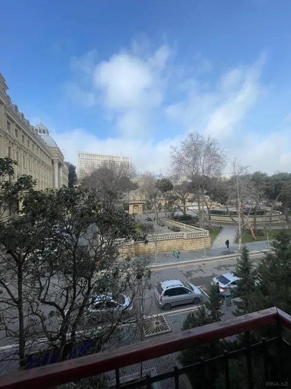 Kirayə verilir 3 otaqlı mənzil 100 m²