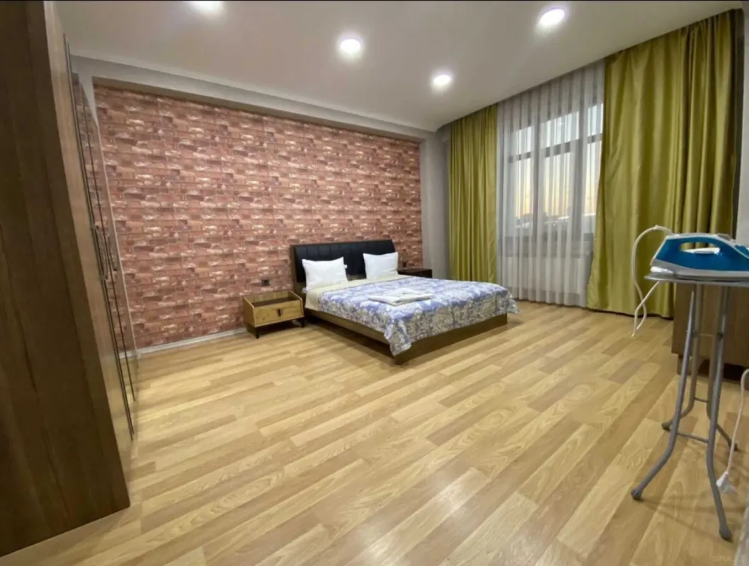 Satılır 3 otaqlı mənzil 108 m²