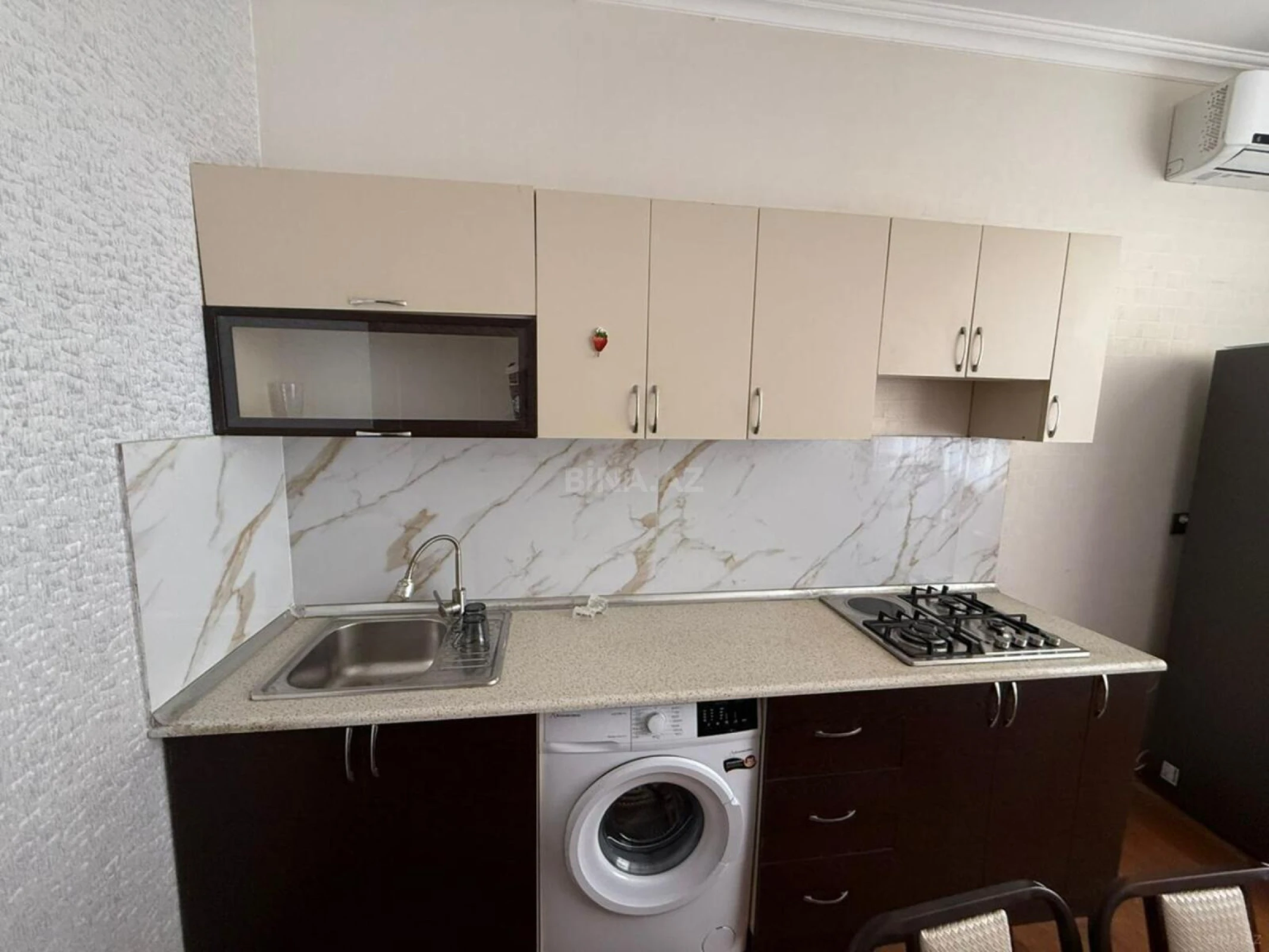 Kirayə verilir 2 otaqlı mənzil 70 m²