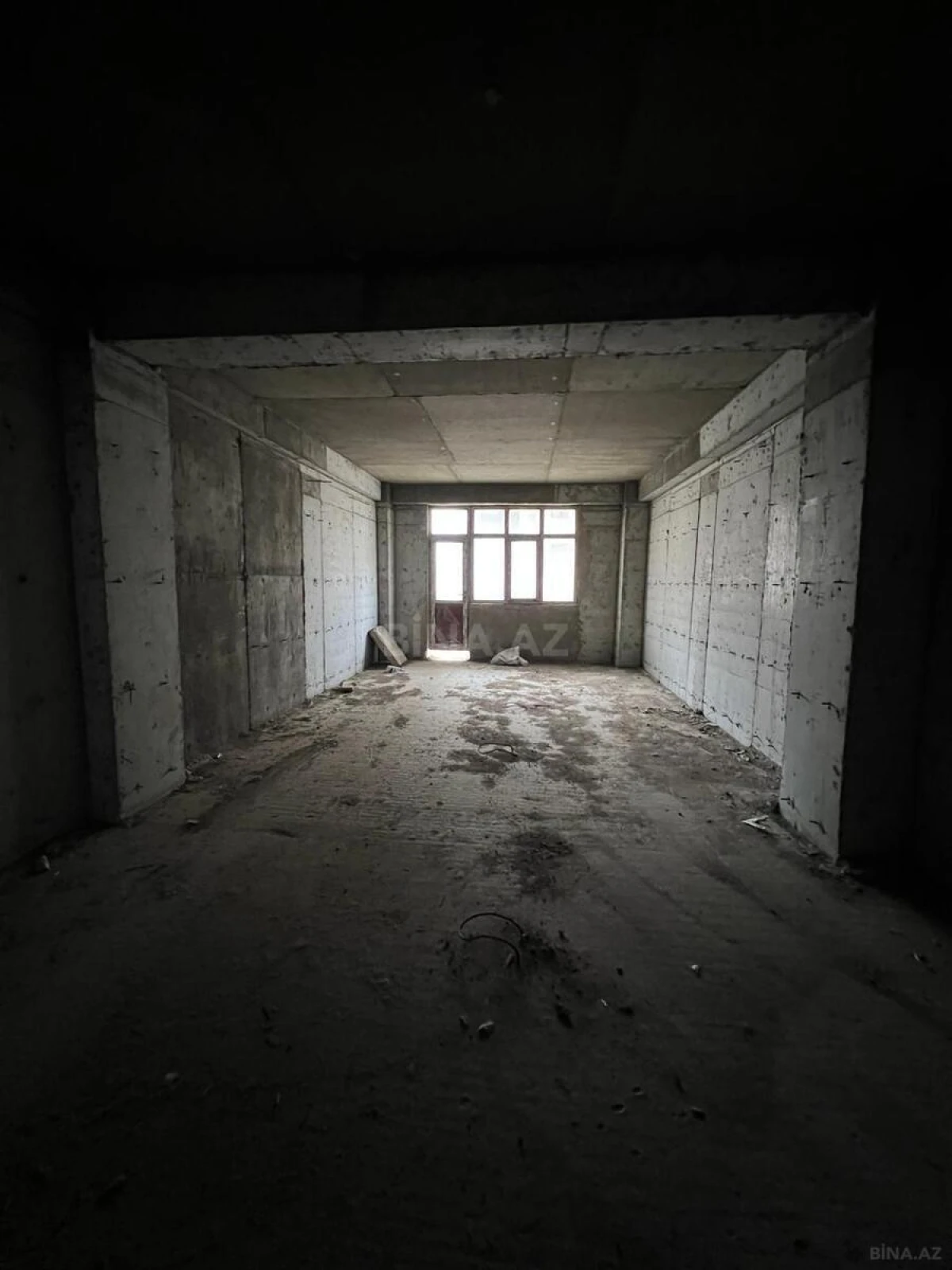 Satılır 4 otaqlı mənzil 219 m²