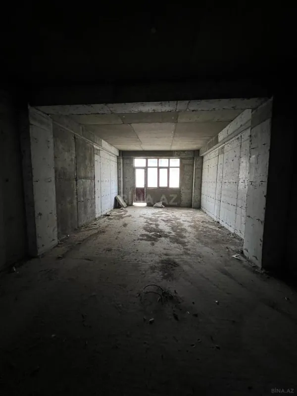 Satılır 4 otaqlı mənzil 219 m²