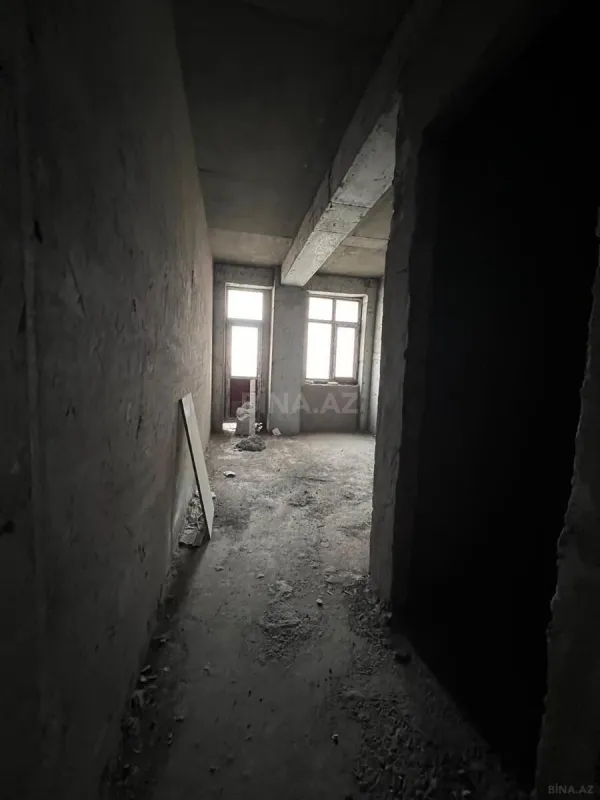 Satılır 4 otaqlı mənzil 219 m²