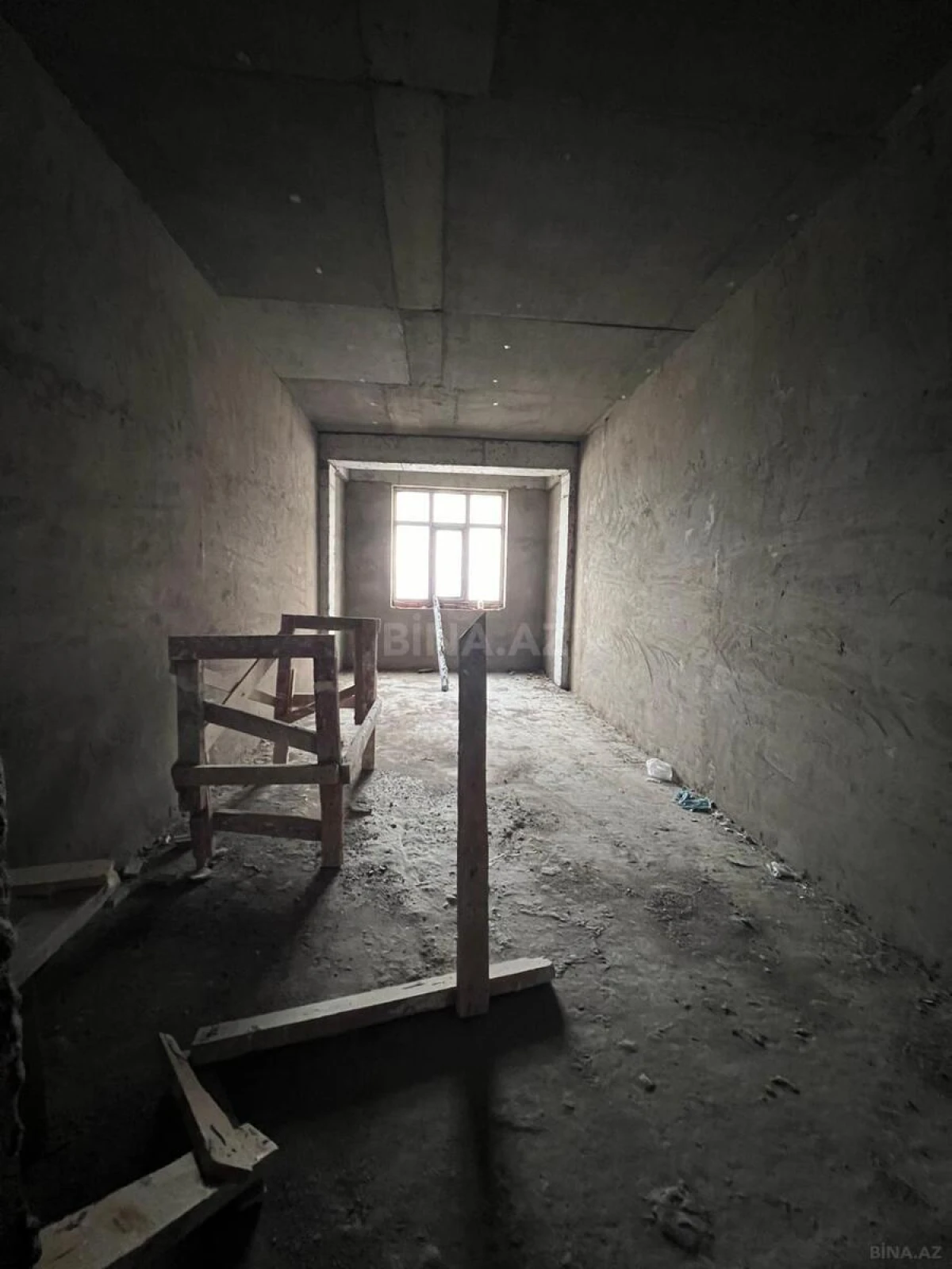 Satılır 4 otaqlı mənzil 219 m²