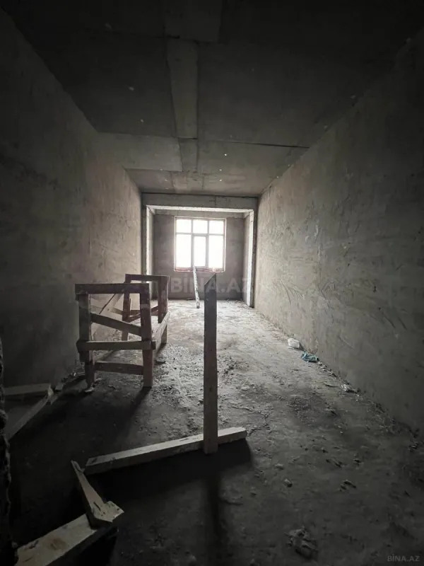 Satılır 4 otaqlı mənzil 219 m²