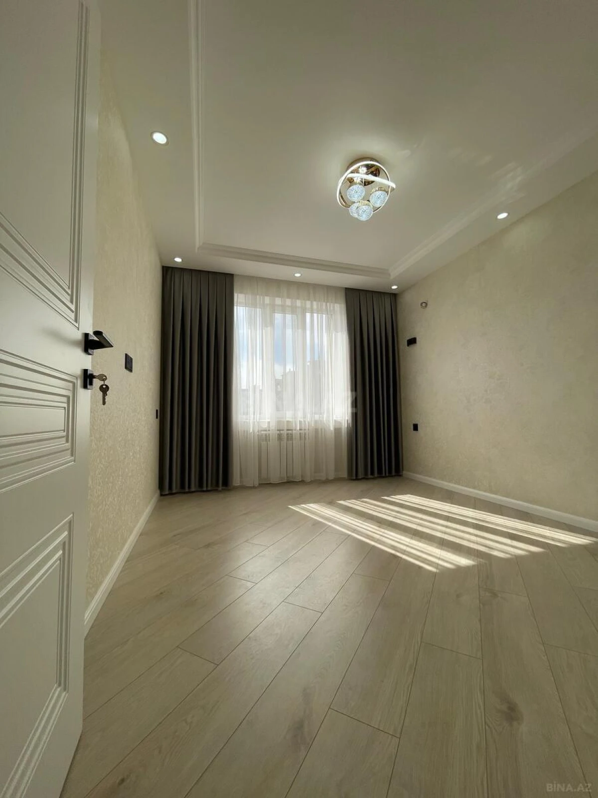 Satılır 2 otaqlı mənzil 60 m²