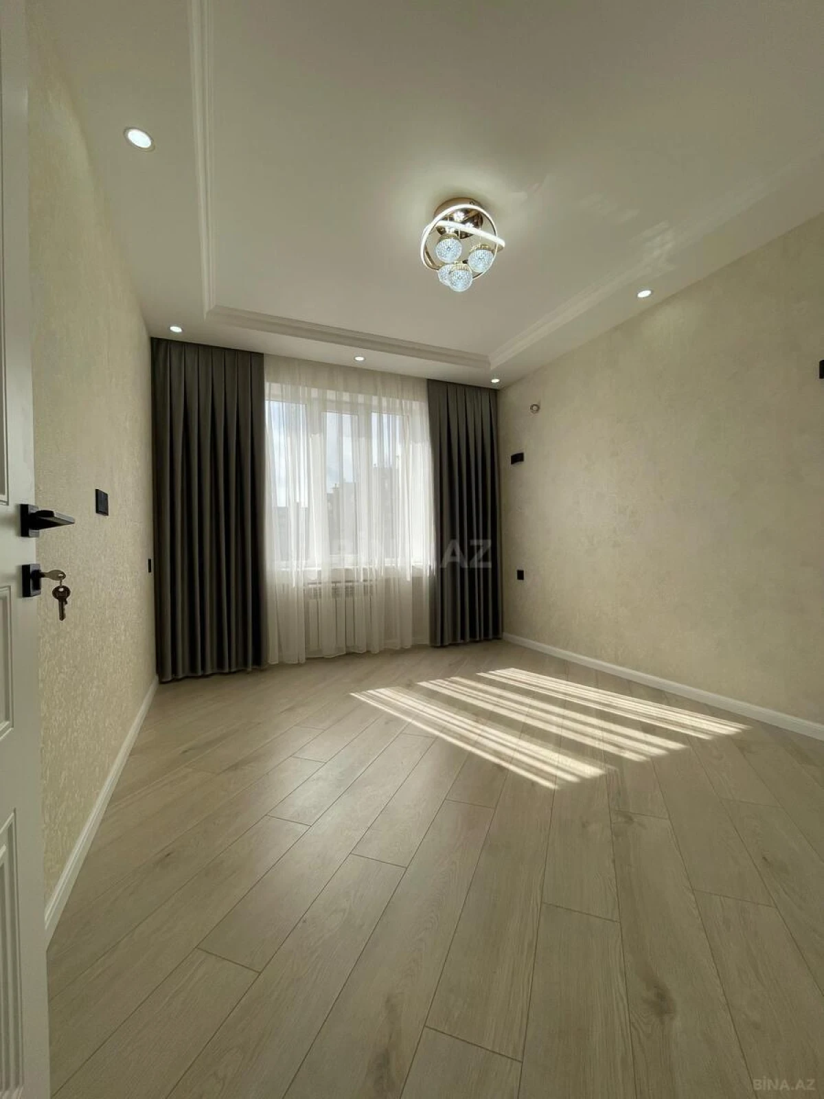 Satılır 2 otaqlı mənzil 60 m²