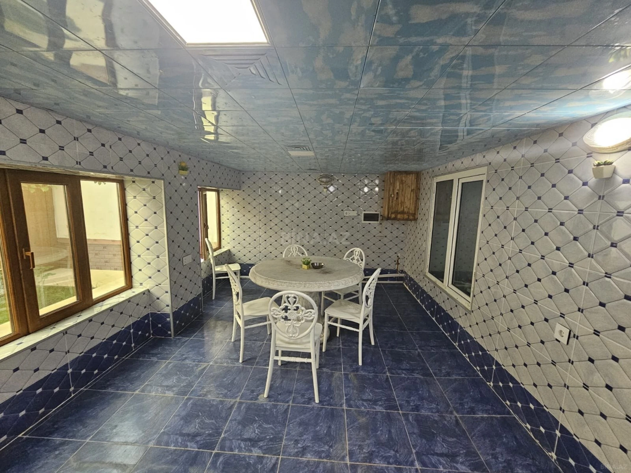 Kirayə verilir 6 otaqlı həyət evi 250 m²