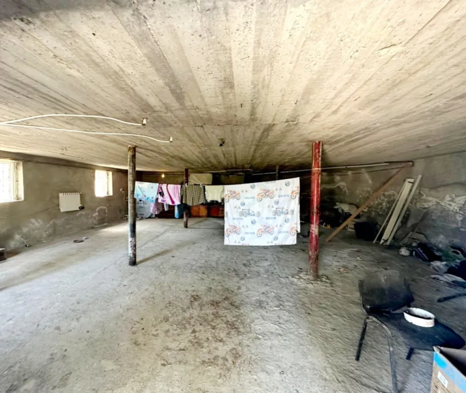 Satılır 4 otaqlı həyət evi 240 m²