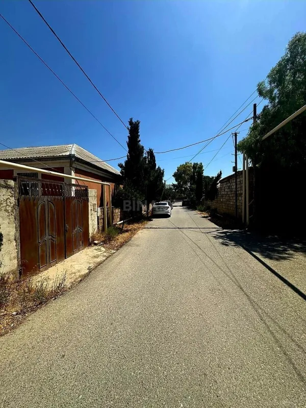 Satılır 4 otaqlı həyət evi 240 m²