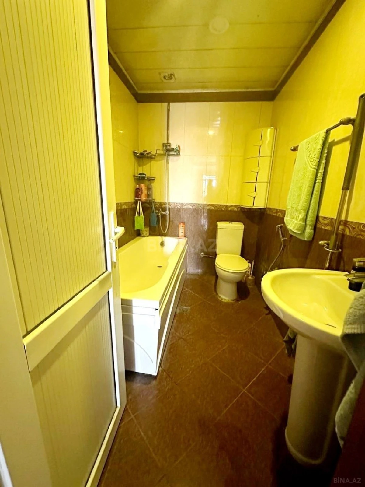 Satılır 4 otaqlı həyət evi 240 m²