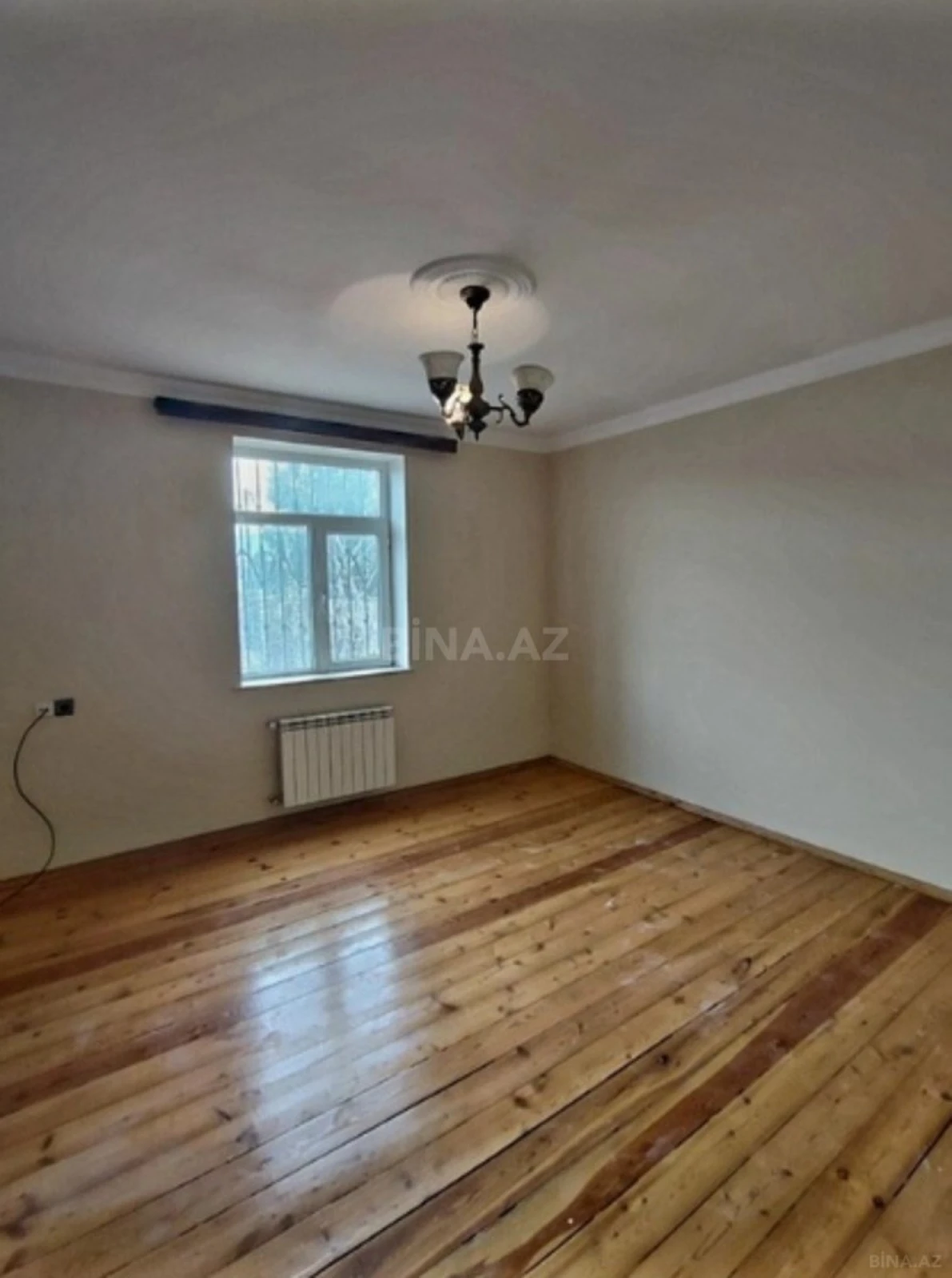 Satılır 4 otaqlı həyət evi 240 m²