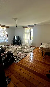 Satılır 4 otaqlı həyət evi 240 m²