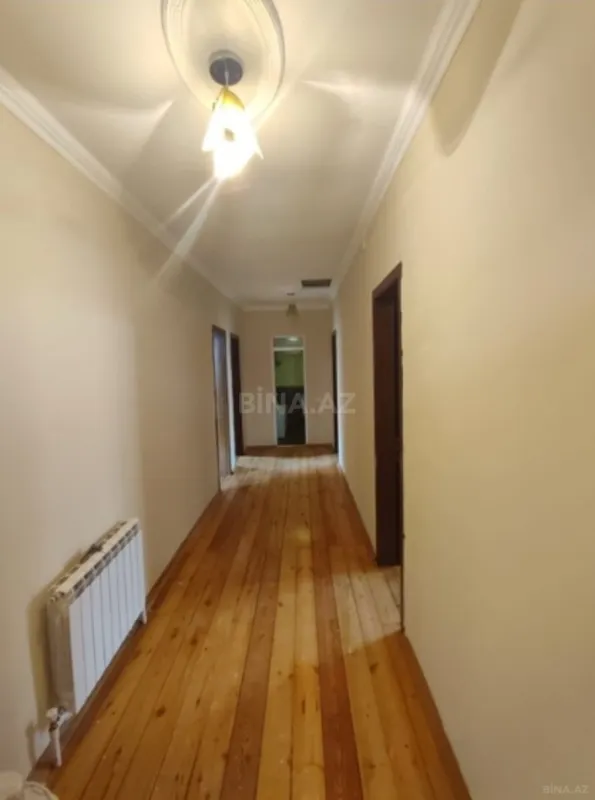 Satılır 4 otaqlı həyət evi 240 m²