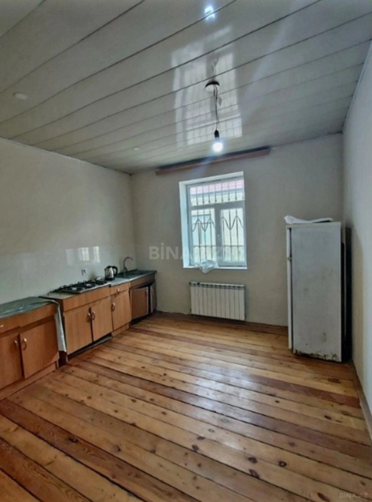 Satılır 4 otaqlı həyət evi 240 m²