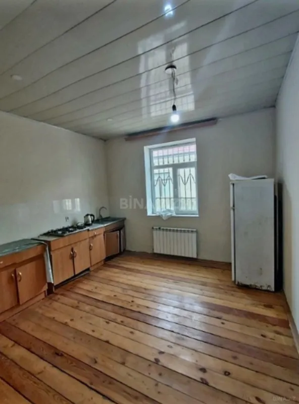 Satılır 4 otaqlı həyət evi 240 m²