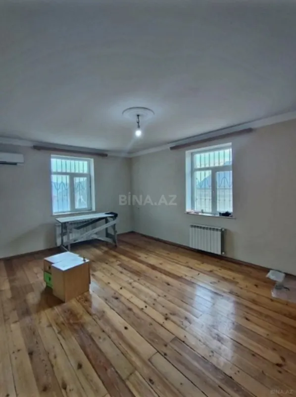 Satılır 4 otaqlı həyət evi 240 m²