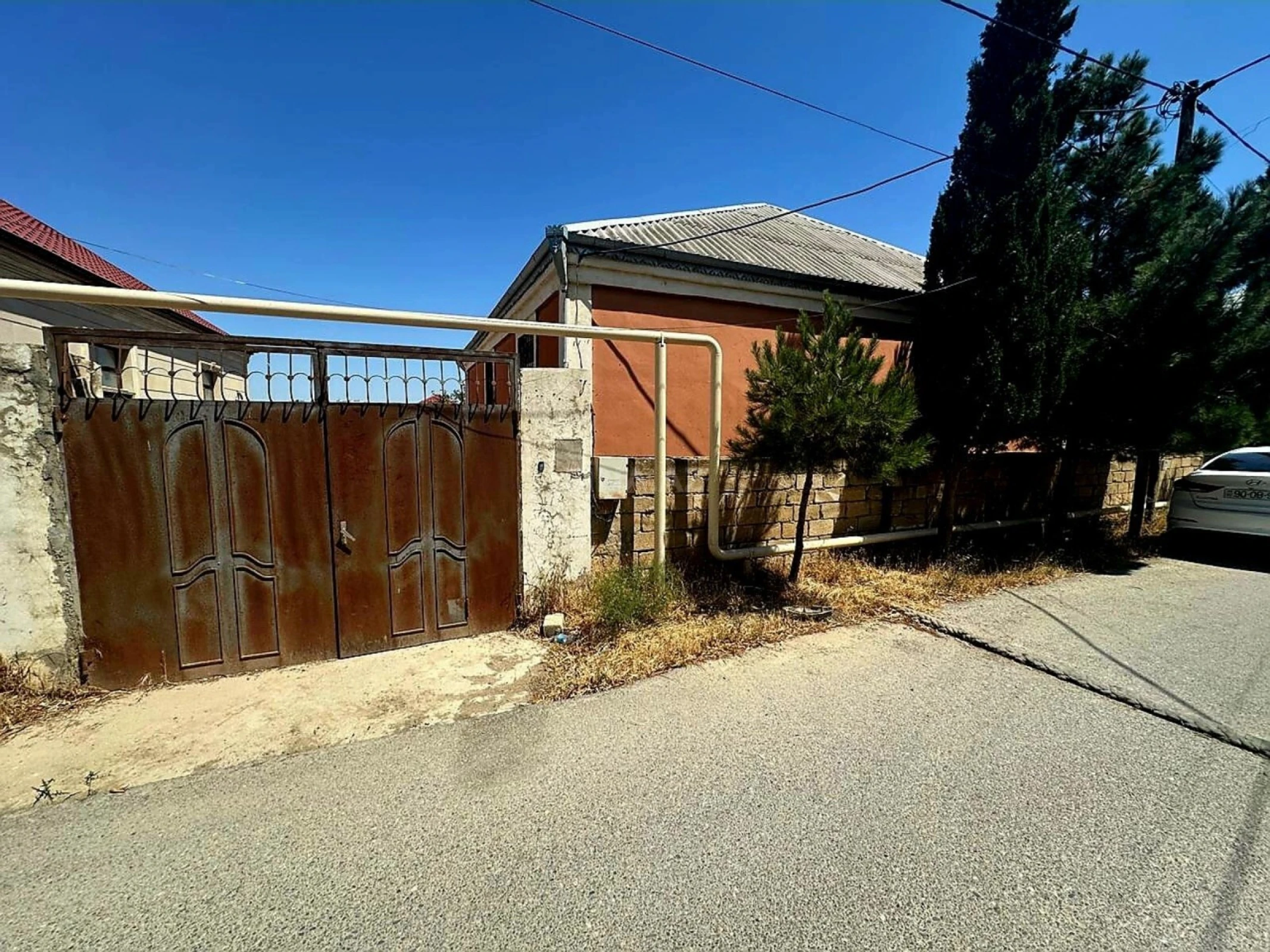 Satılır 4 otaqlı həyət evi 240 m²