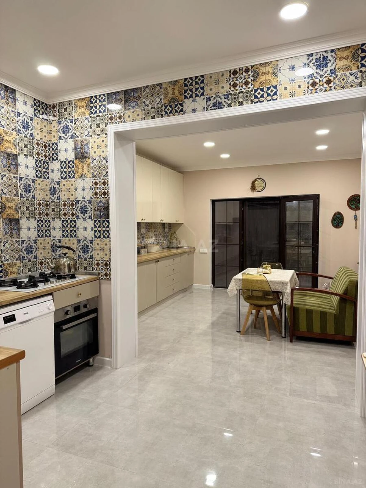 Kirayə verilir 5 otaqlı həyət evi 320 m²