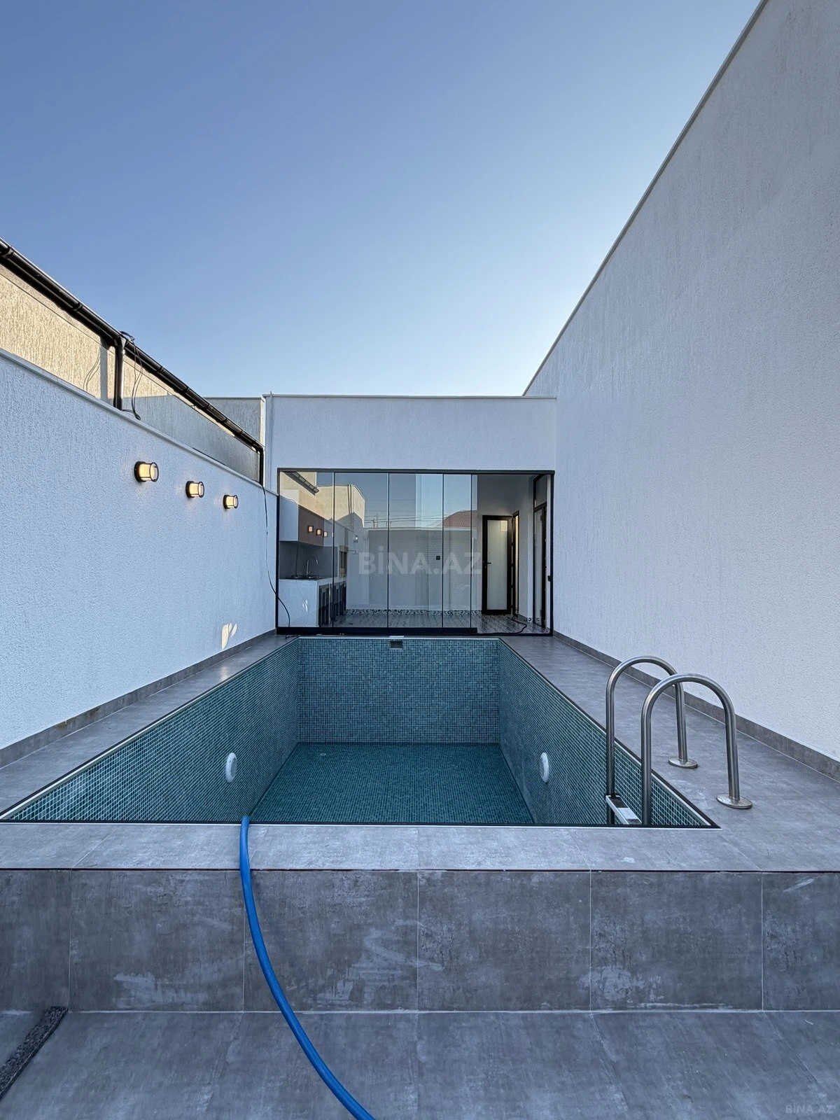 Satılır 4 otaqlı həyət evi 150 m²