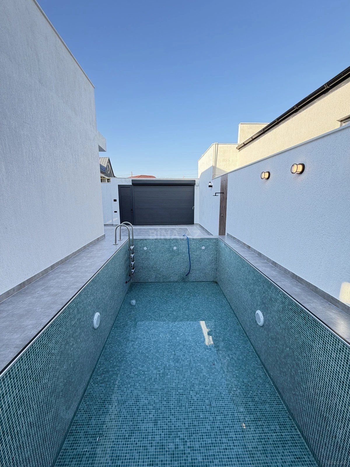 Satılır 4 otaqlı həyət evi 150 m²