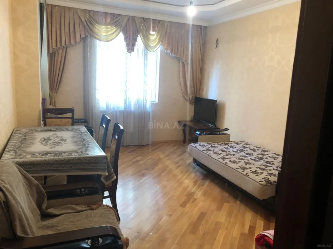 Kirayə verilir 2 otaqlı mənzil 74 m²