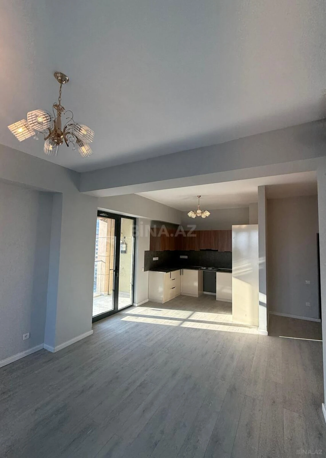 Satılır 4 otaqlı mənzil 102 m²