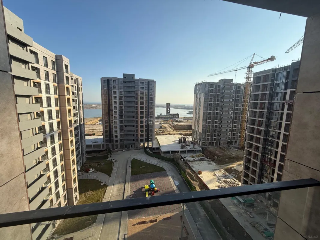 Satılır 4 otaqlı mənzil 102 m²