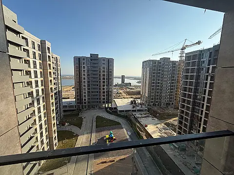 Satılır 4 otaqlı mənzil 102 m²