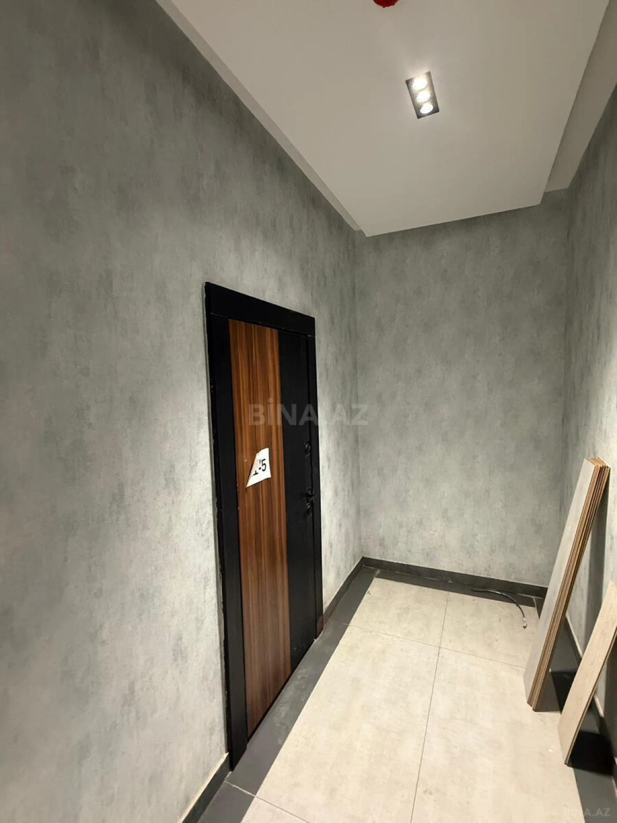 Satılır 4 otaqlı mənzil 102 m²