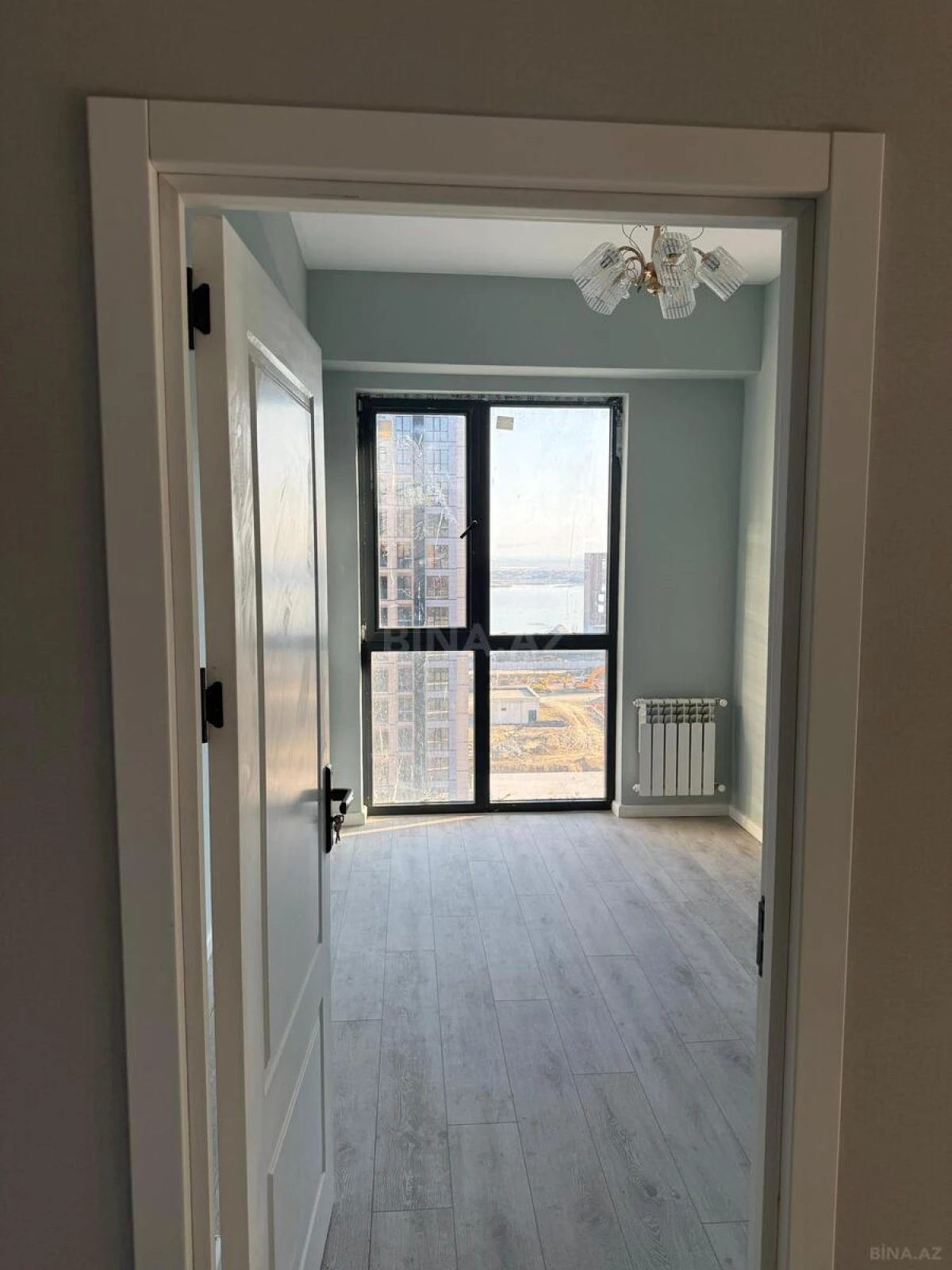Satılır 4 otaqlı mənzil 102 m²