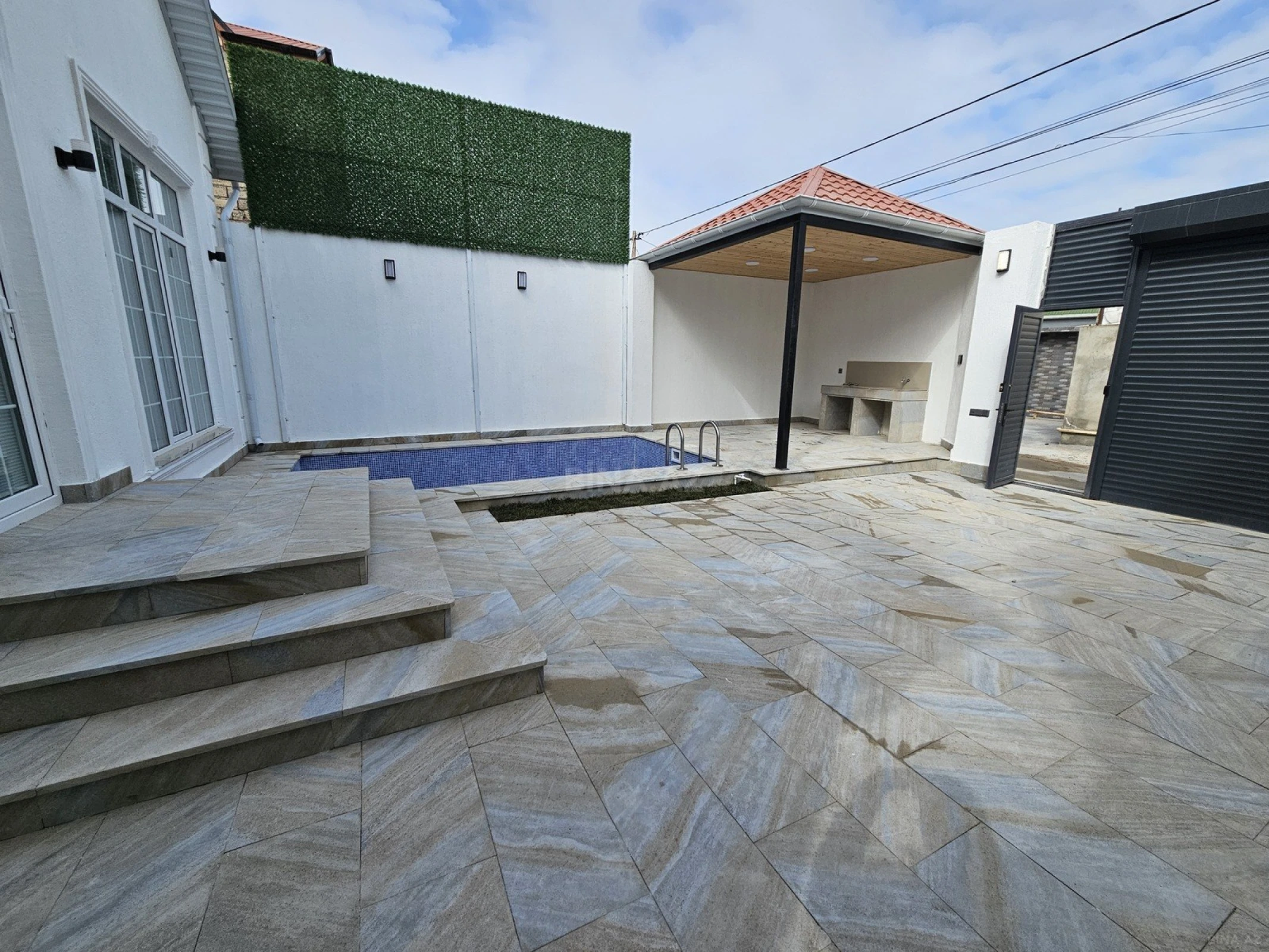 Satılır 4 otaqlı həyət evi 150 m²