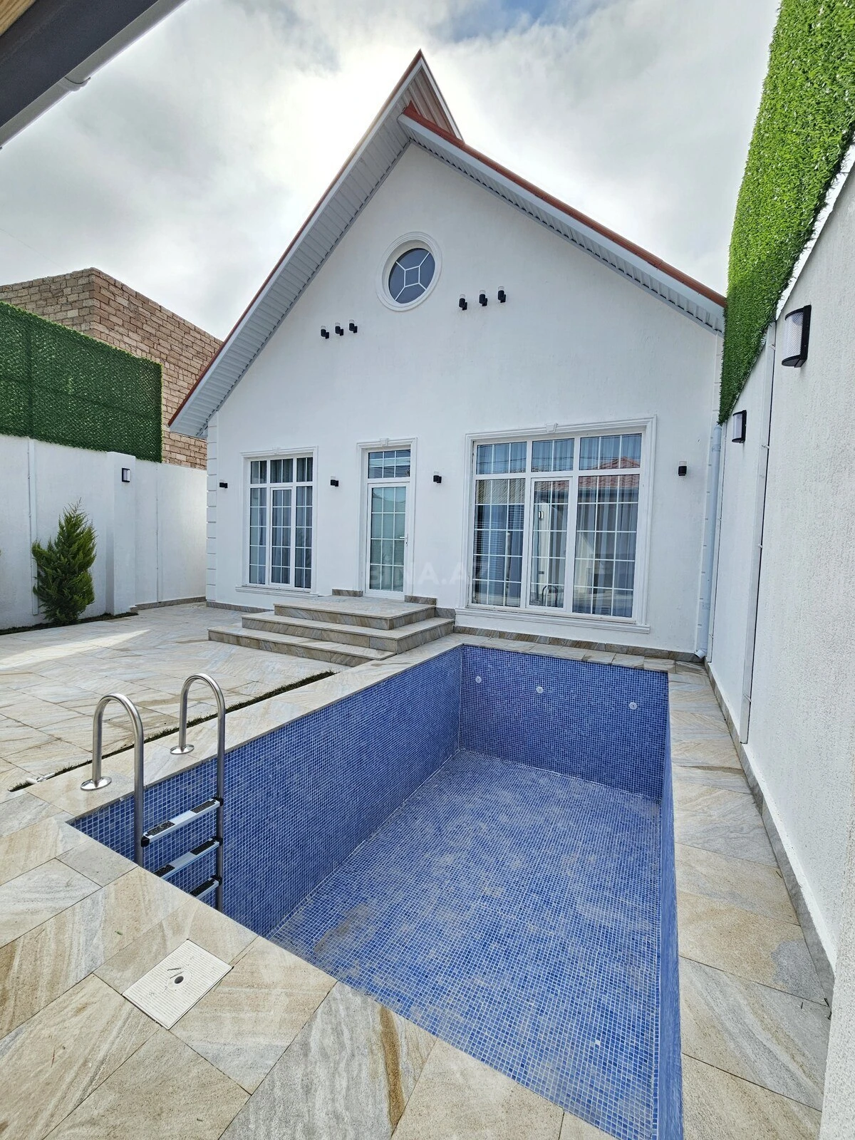 Satılır 4 otaqlı həyət evi 150 m²