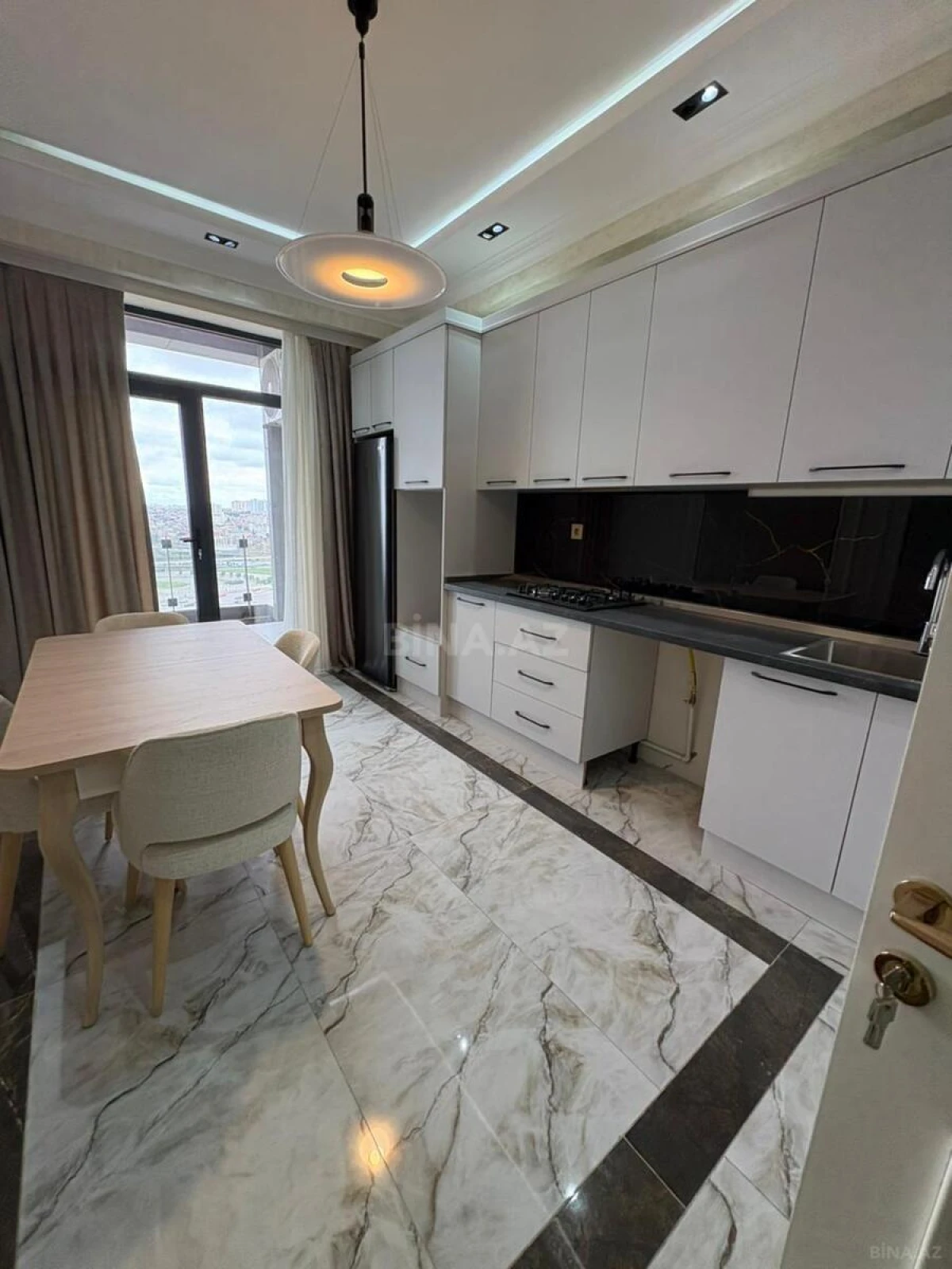 Satılır 1 otaqlı mənzil 59 m²