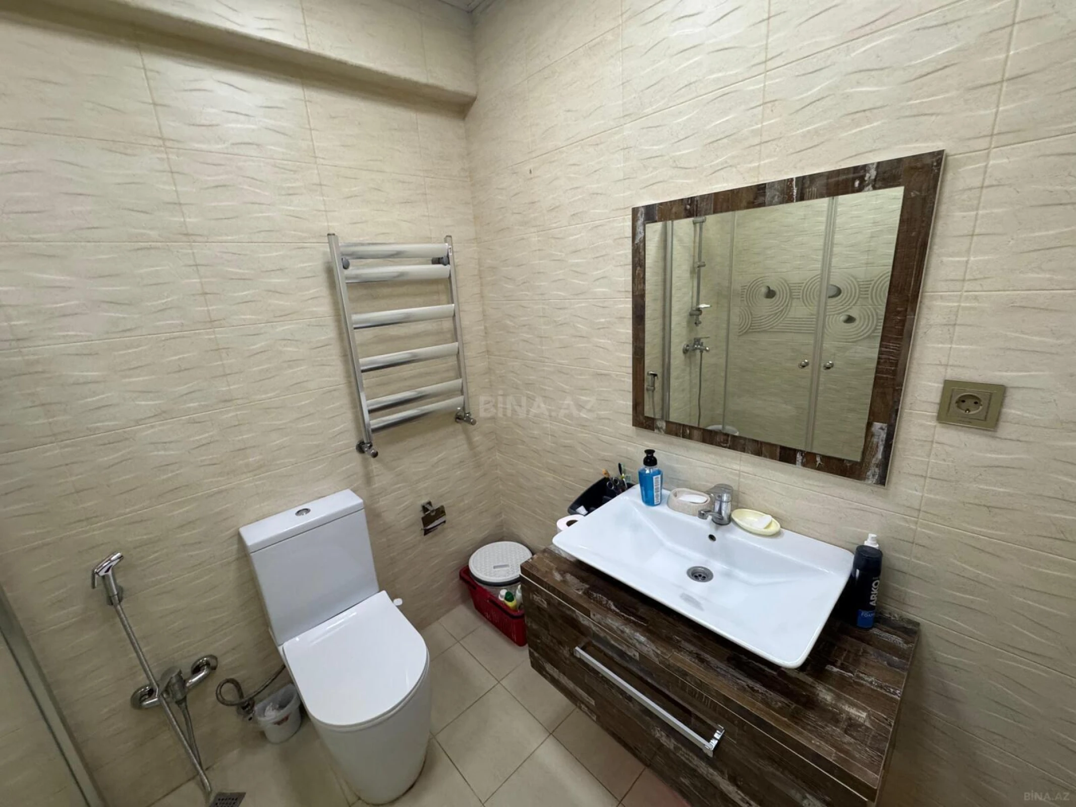 Satılır 3 otaqlı mənzil 115.2 m²
