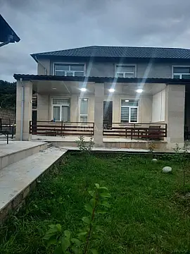 Kirayə verilir 5 otaqlı həyət evi 200 m² — Quba 5 otaq 200.00 m²